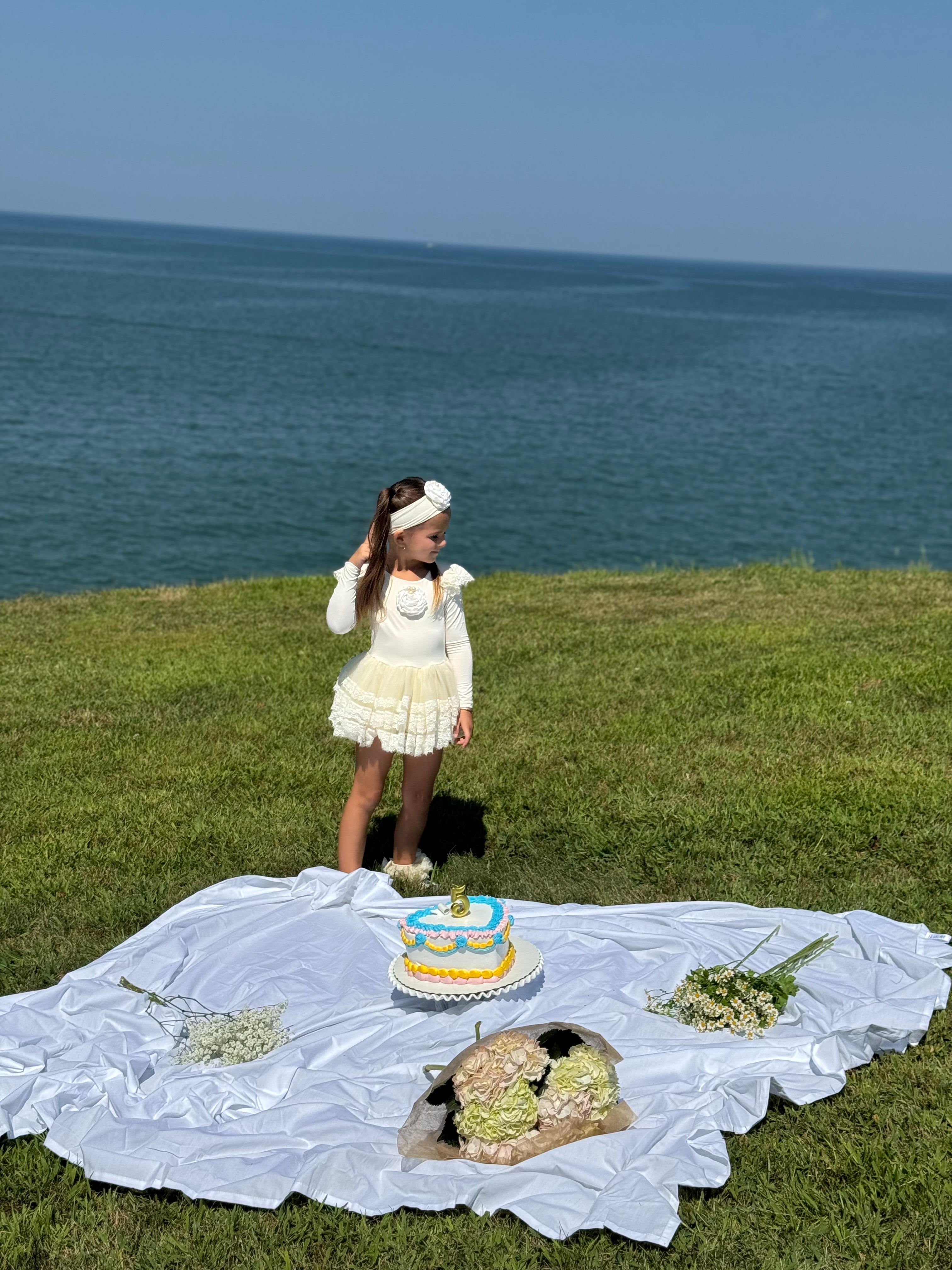 Darling in Lace – Ivory Celebration Ensemble ✨👑