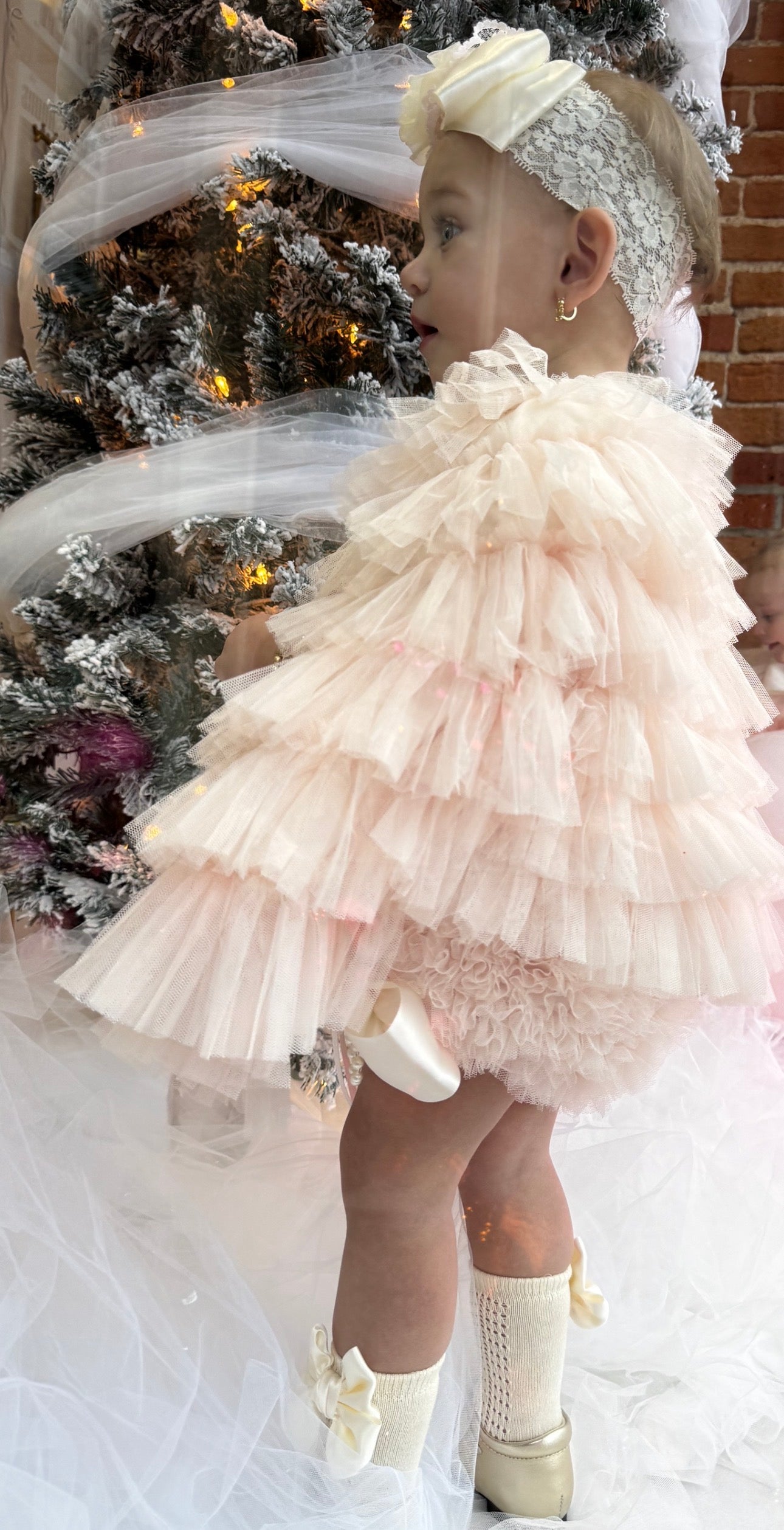 🎀 Fancy Pink Frosty – Holiday Edition