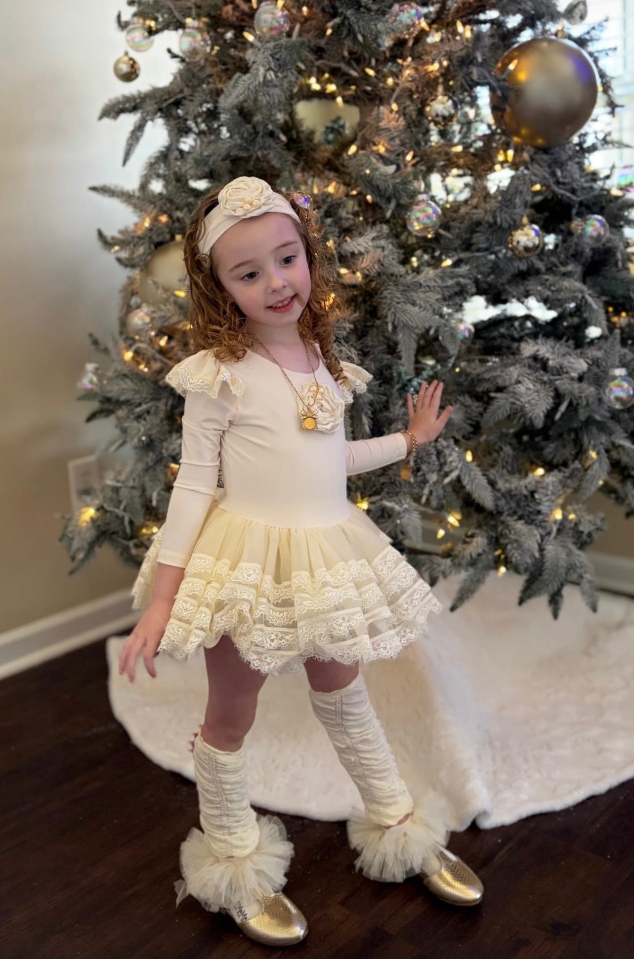 Darling in Lace – Ivory Celebration Ensemble ✨👑