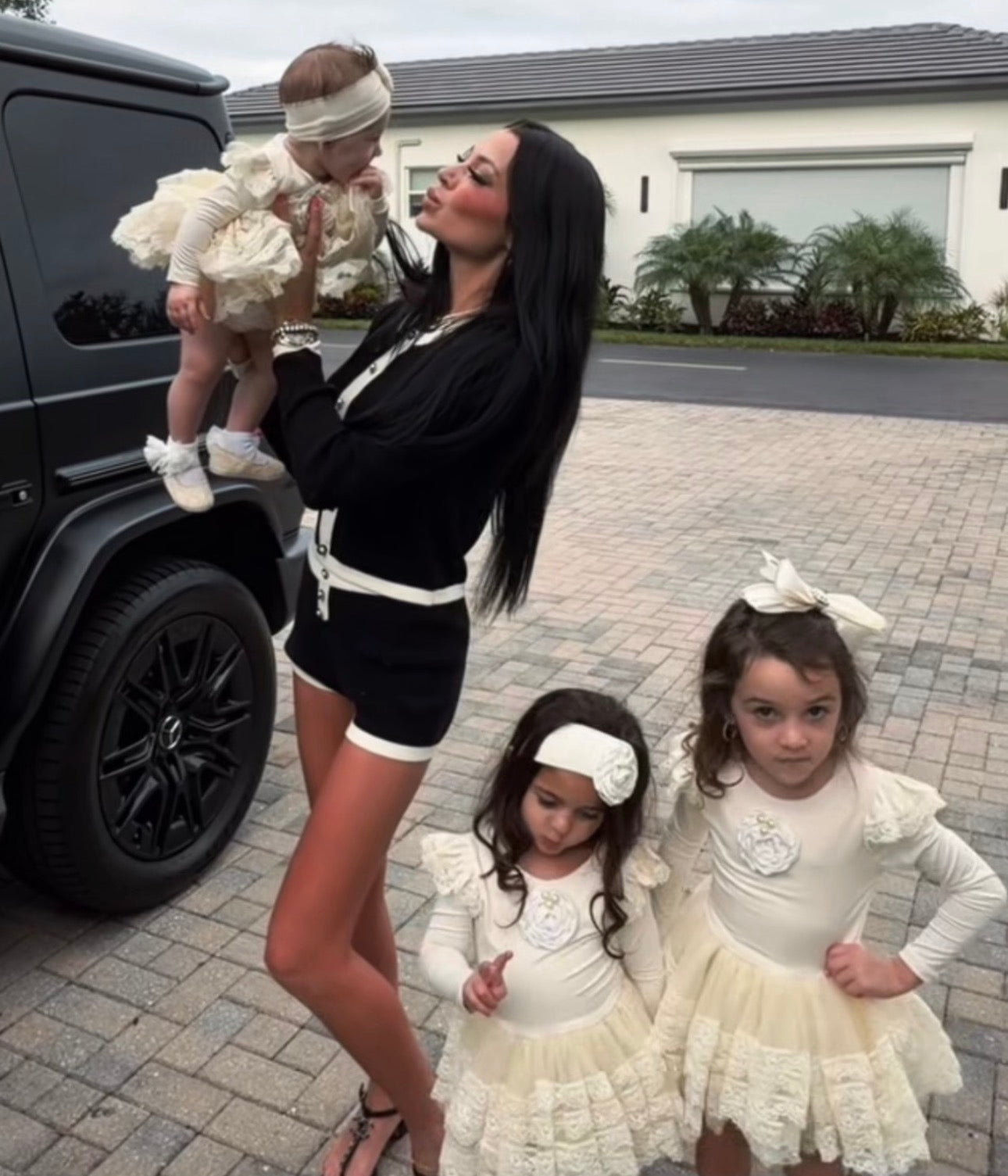 Darling in Lace – Ivory Celebration Ensemble ✨👑