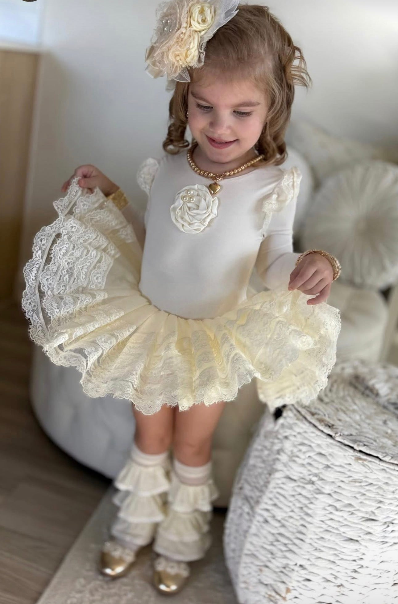 Darling in Lace – Ivory Celebration Ensemble ✨👑