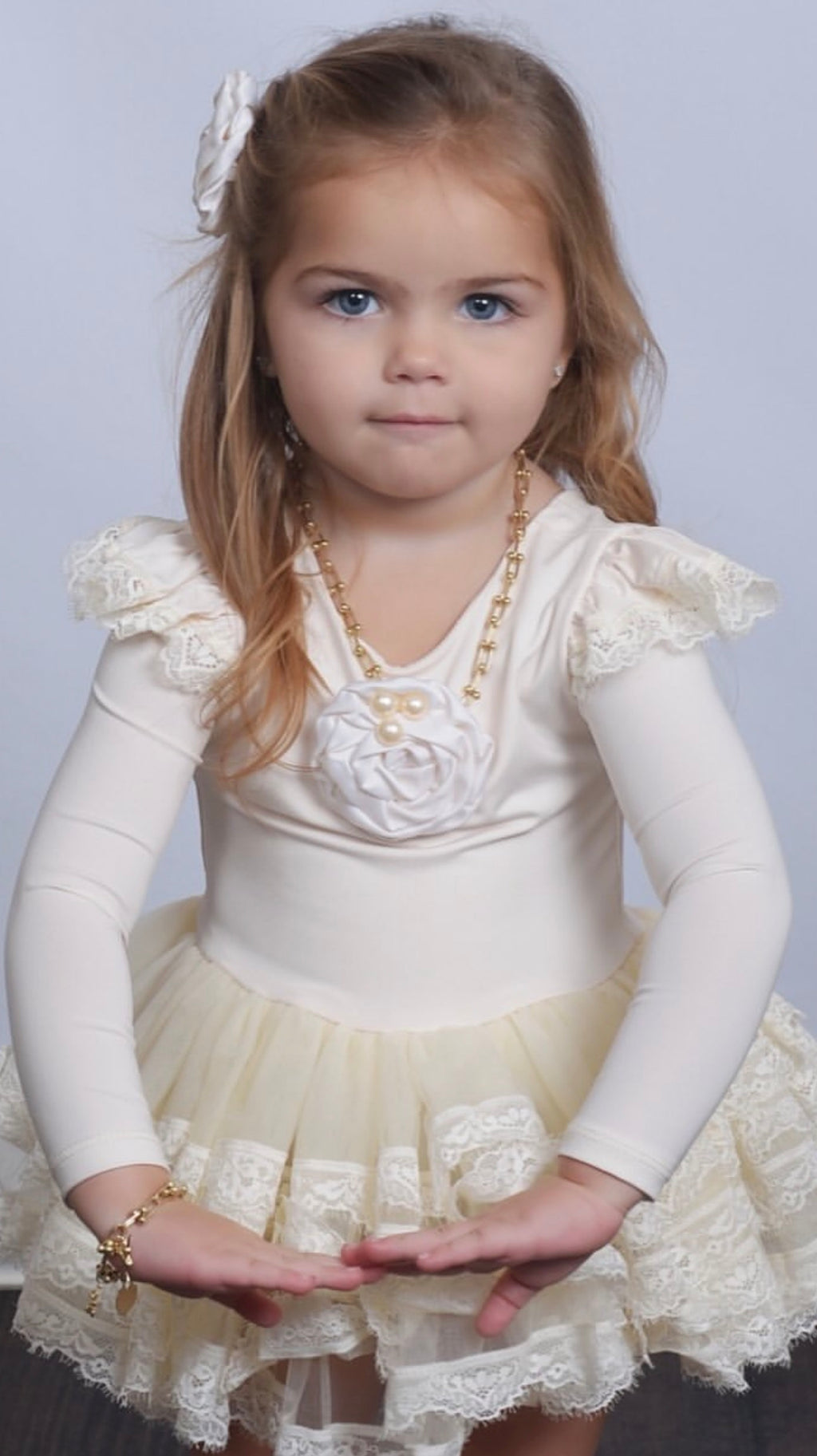 Darling in Lace – Ivory Celebration Ensemble ✨👑