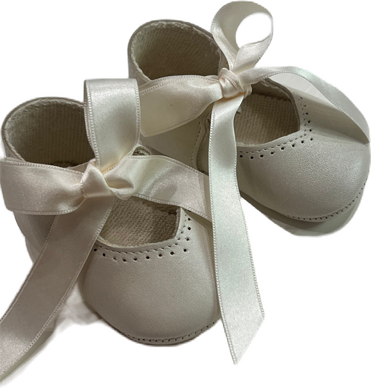 Ivory  Ribbon &   Hearts Leather  Pram Shoe