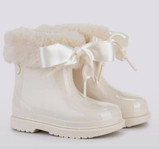 Bimbi Soft Ankle Boot In Ivory With Fur