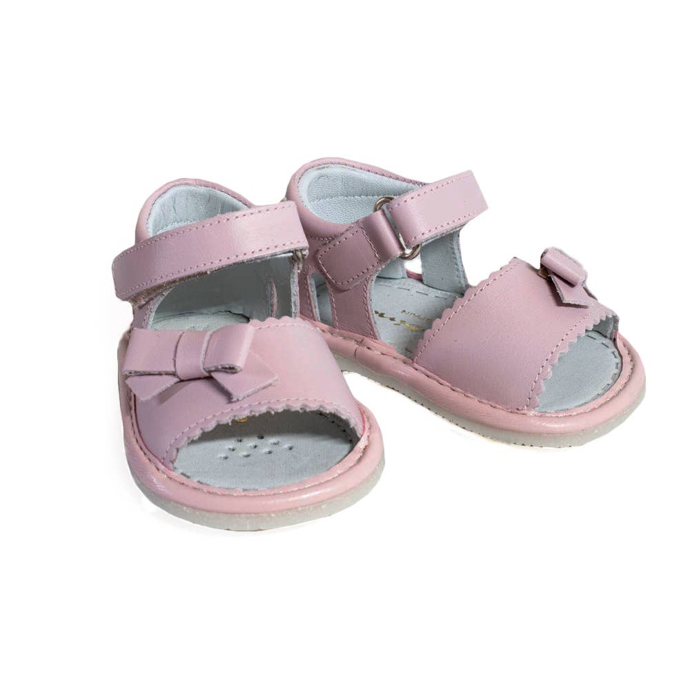 Sandalia abierta con lazo